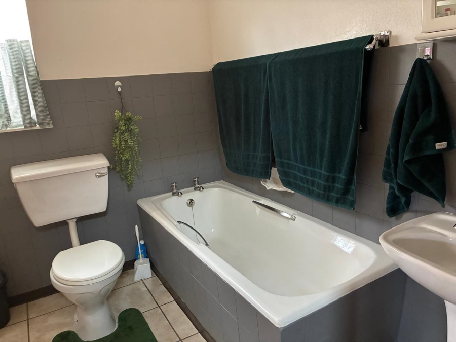 3 Bedroom Property for Sale in Fleurdal Free State